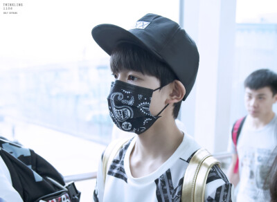 TFBOYS王源 150928绵阳赴北京 cr:Twinkling1108