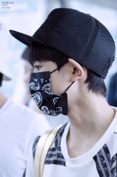 TFBOYS王源 150928绵阳赴北京 cr:Twinkling1108