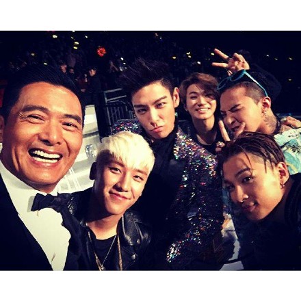 #MAMA2015颁奖典礼##MAMA2015# 发哥和bigbang合照，萌萌哒 ！