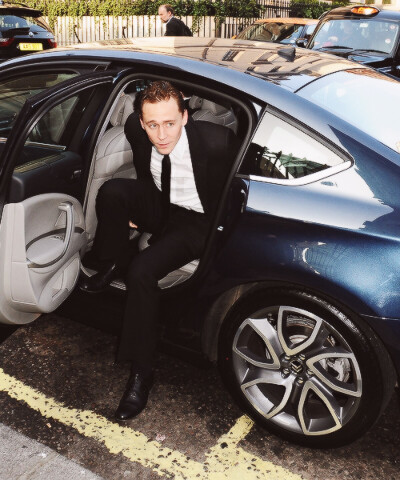 Tom Hiddleston