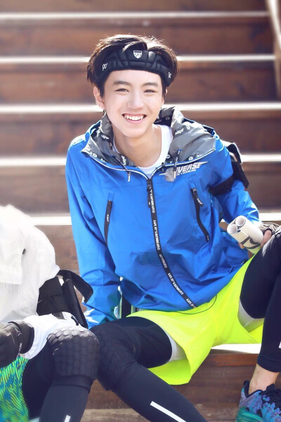 #王俊凯##TFBOYS王俊凯#crlogo