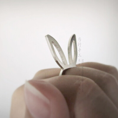 与行银饰兔女郎 手工定制 纯银兔耳朵戒指 可爱女戒尾戒 
