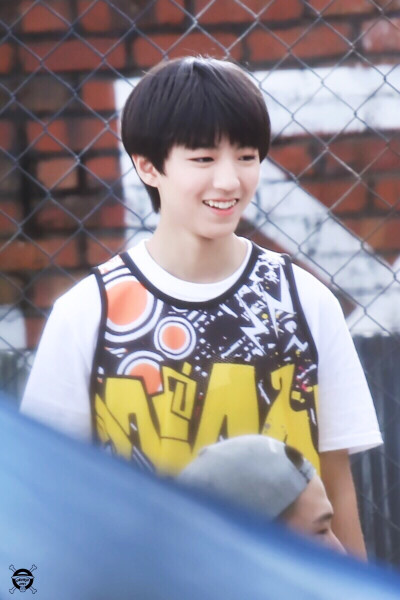 #王俊凯 #tfboys王俊凯 #tfboys 韩国行 广告拍摄花絮 高清 美颜 帅