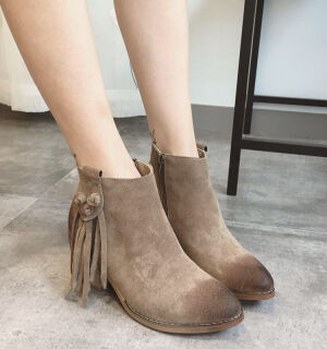 香香家 日系风真皮面复古侧拉链  粗跟流苏短靴 女靴