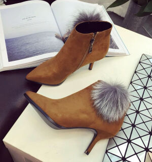 香香家 秋冬新甜美百搭狐狸毛球尖头侧拉链高跟短靴 女靴