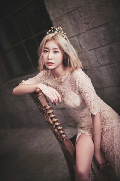 NINE MUSES 孙成雅