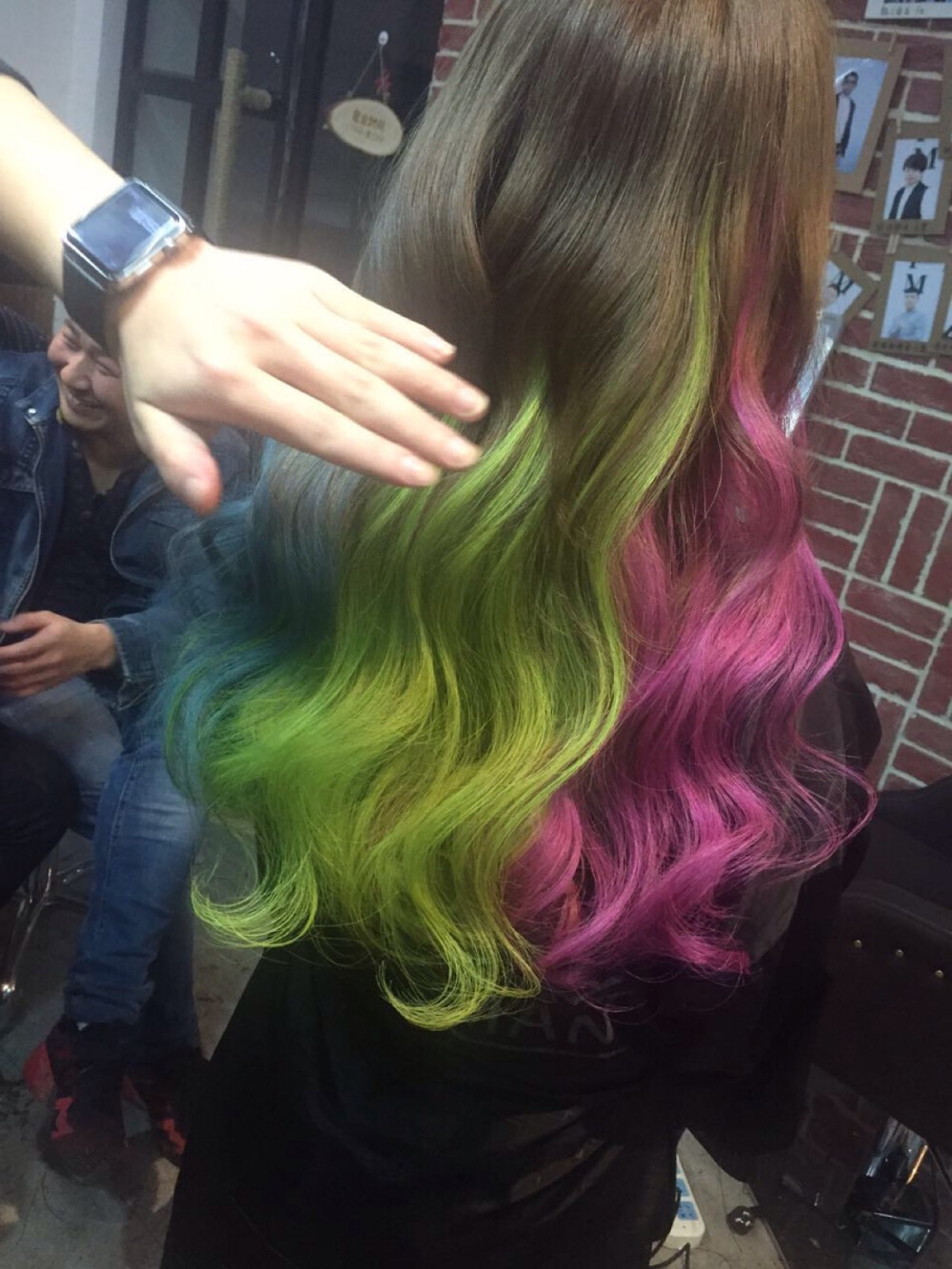 很随意的卷度、配上颜色实在太美了