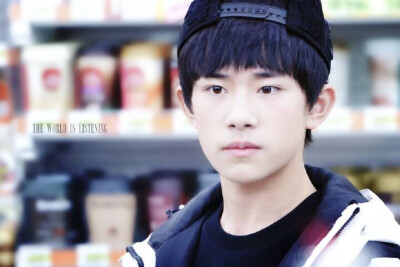 #易烊千玺 #tfboys易烊千玺 #tfboys 韩国行 私服 高清