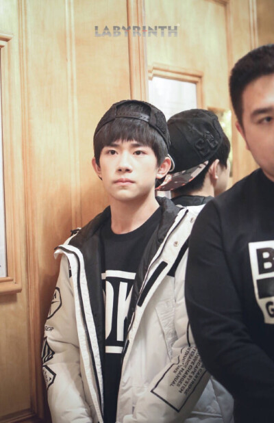 #易烊千玺 #tfboys易烊千玺 #tfboys 韩国行 私服 高清