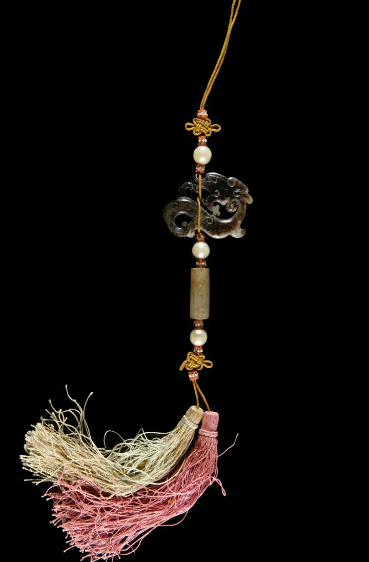 墨玉镶珠龙纹佩清