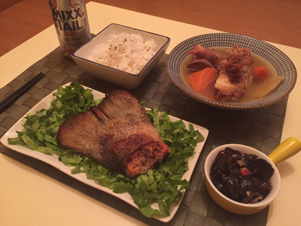 一人の食 鹽燒三文魚尾定食（サーモンの尾塩焼き定食）