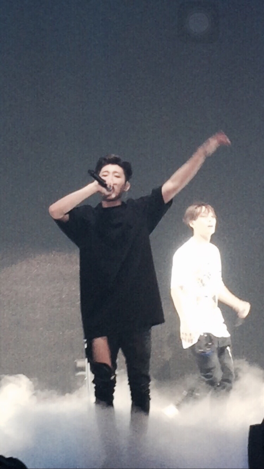 iKON. B.I 김한빈 cr.Lotus277.