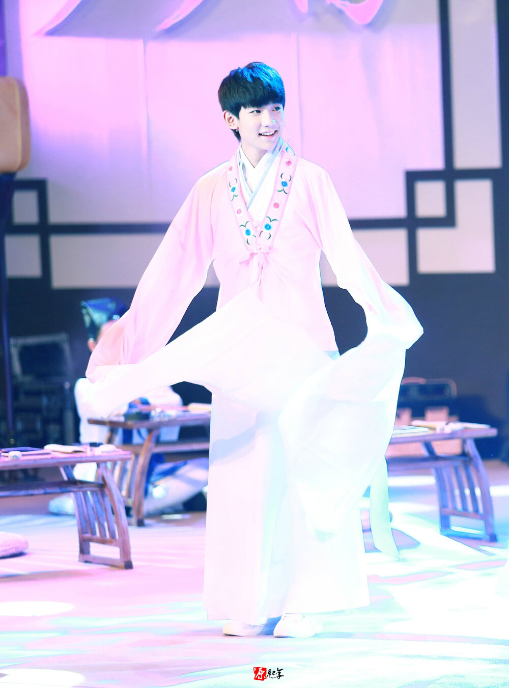 TFBOYS王源 151004步步高超级公开课 cr:王源纪年_Royera