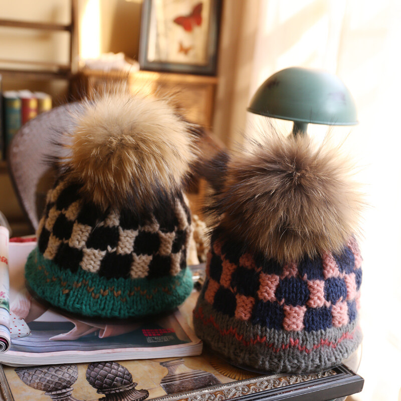 冬天保暖貉子毛大球球毛线帽子韩版格子护耳针织帽大童毛线帽