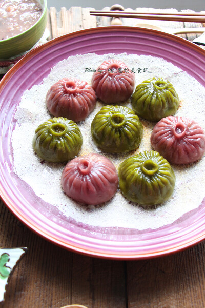 #早餐·2015年10月19日#冰花煎包、八宝粥，搭配凉拌菜、核桃~~