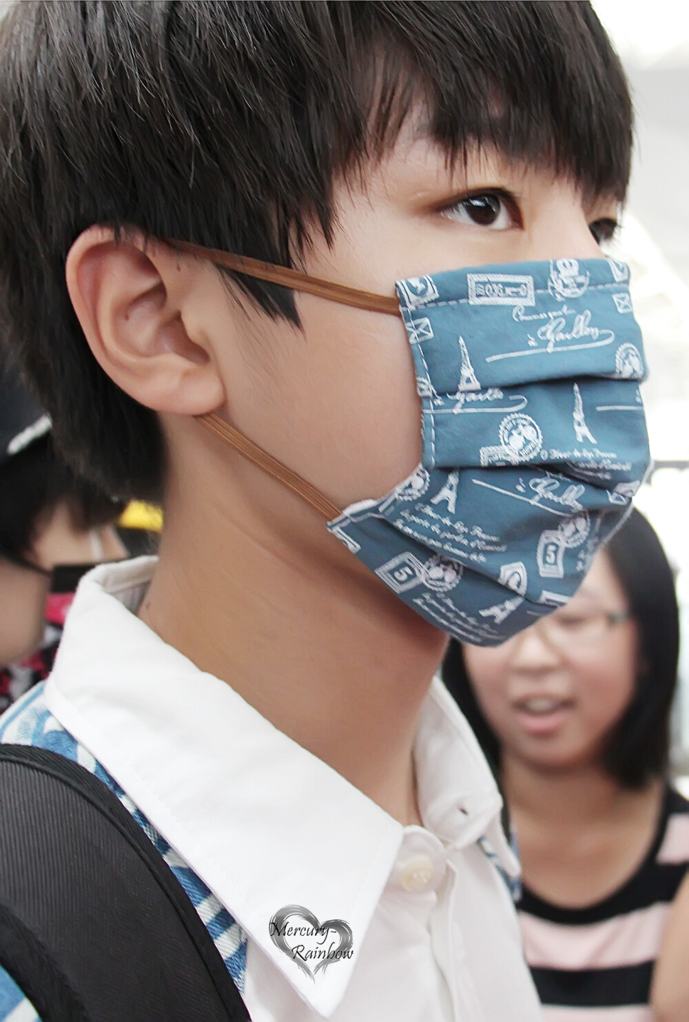 #王俊凯# #TFBOYS王俊凯# #TFBOYS# 140909 无锡硕放机场～重庆江北机场 cr：Mercury_Rainbow王俊凯个站