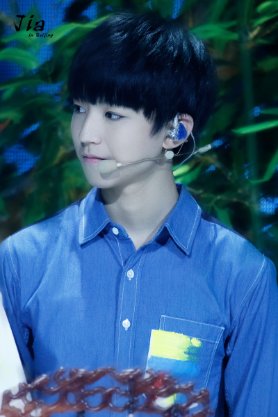 #王俊凯# #TFBOYS王俊凯# #TFBOYS# 150921湖南秋晚 cr：镓镓In北京