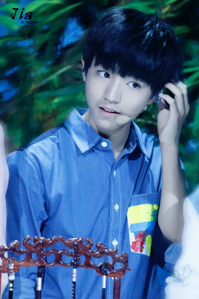 #王俊凯# #TFBOYS王俊凯# #TFBOYS# 150921湖南秋晚 cr：镓镓In北京