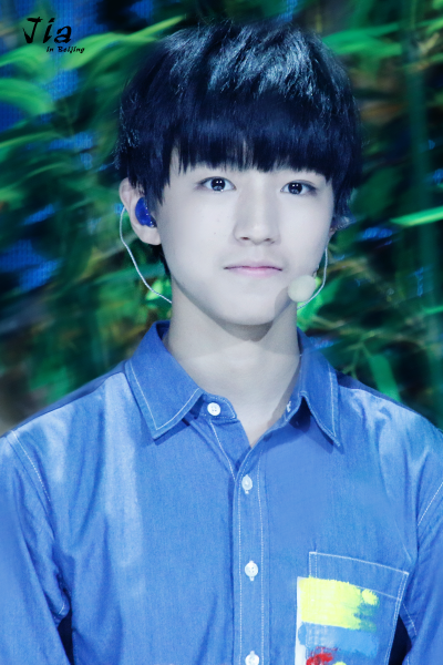 #王俊凯# #TFBOYS王俊凯# #TFBOYS# 150921湖南秋晚 cr：镓镓In北京