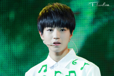 #王俊凯# #TFBOYS王俊凯# #TFBOYS# 151108 组合成员生日会 cr：Timeless_KarRoy凯源