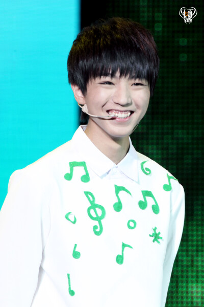 #王俊凯# #TFBOYS王俊凯# #TFBOYS# 151108 组合成员生日会 cr：TogetherForever_倾心站