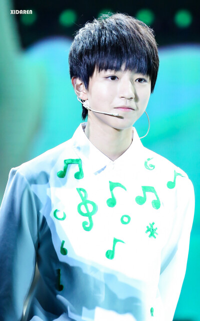 #王俊凯# #TFBOYS王俊凯# #TFBOYS# 151108 组合成员生日会 cr：不冷静的希大人