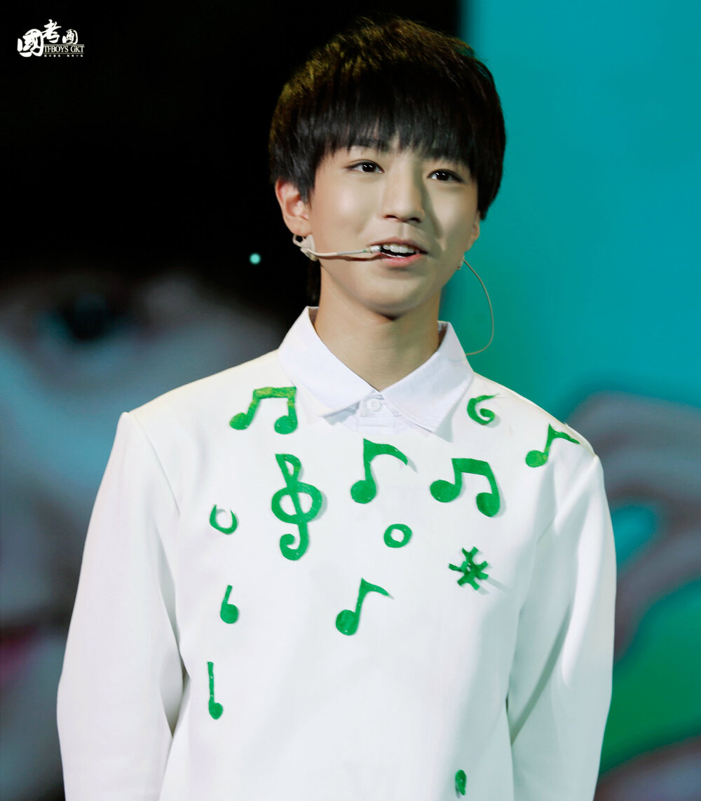 #王俊凯# #TFBOYS王俊凯# #TFBOYS# 151108 组合成员生日会 cr：国考团