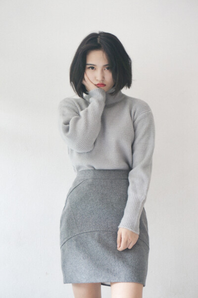Eleba 原创设计 简约中灰色线条感半身裙 羊毛西装裙