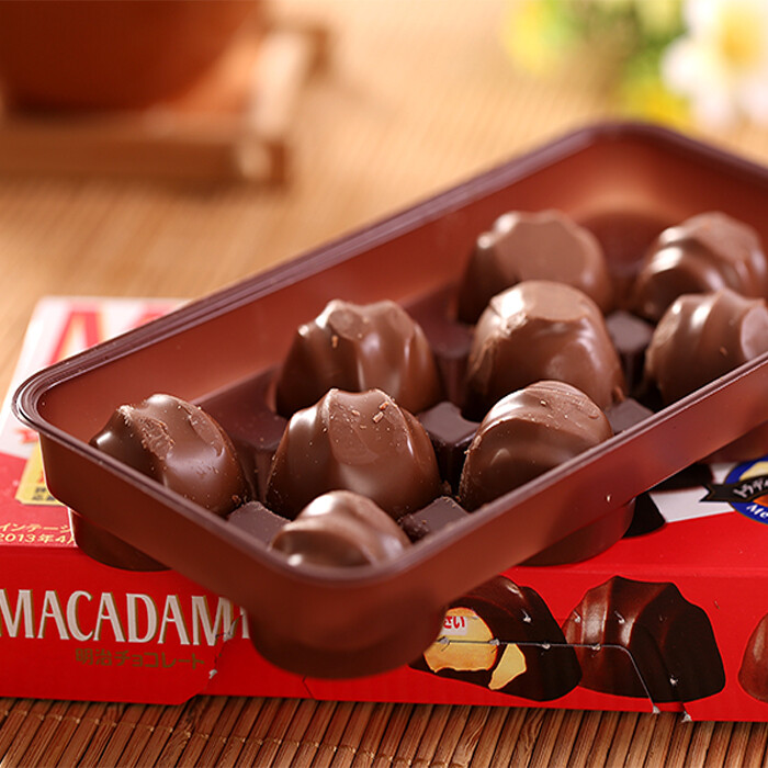 日本进口零食品 MEIJI明治果仁榛子夹心巧克力 坚果夹心巧克力