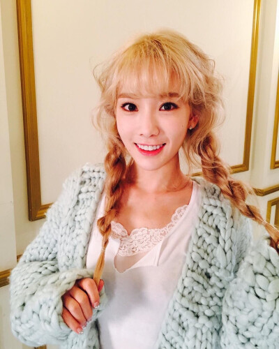 Taeyeon ♡ #少女时代# #TaeTiSeo# #金泰妍# #Dear Santa# #TTS is comimg#