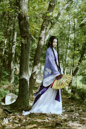 #cos正片# #古风cos# 白露 cn：傅华 化妆：傅华 服装：绝代坊华  摄影：momo 和小江 人设：痕迹画廊