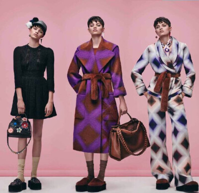 FENDI Pre-Fall 2016. FENDI 2016早秋系列丨毛茸茸的厚底鞋、Dotcom手袋、Starp You包带、迷你Peekaboo手袋