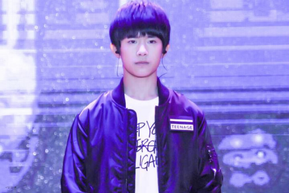 #易烊千玺 #tfboys易烊千玺 #tfboys 湖南师大附中艺术节表演 高清 帅气