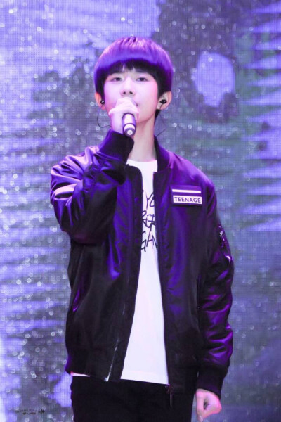 #易烊千玺 #tfboys易烊千玺 #tfboys 湖南师大附中艺术节表演 高清 帅气