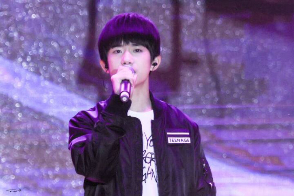 #易烊千玺 #tfboys易烊千玺 #tfboys 湖南师大附中艺术节表演 高清 帅气