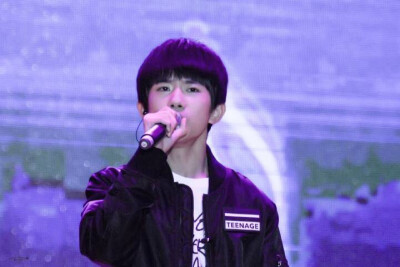 #易烊千玺 #tfboys易烊千玺 #tfboys 湖南师大附中艺术节表演 高清 帅气