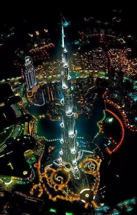 总投资超15亿美元的世界最高建筑“哈利法塔”（Burj Khalifa Tower），162层，总高828米，比台北101大楼足高出320米。