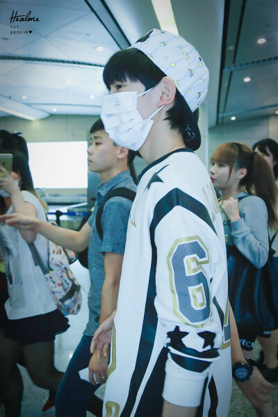 TFBOYS王源 151016无锡返重庆 cr:HealMe_92118