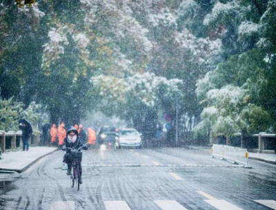 2015清华大学初雪景