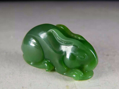 【泰紫工坊】兔子 47*15*25mm，27克，和田玉碧玉七号老坑料，玉质细腻，兔型可爱饱满，憨态可掬，生肖题材，属兔的赶紧来吧……weixin：taizigongfang
