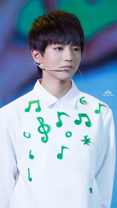 #王俊凯# #TFBOYS王俊凯# #TFBOYS# 151108 组合成员生日会 cr：仙儿要做凯喵的海贼王