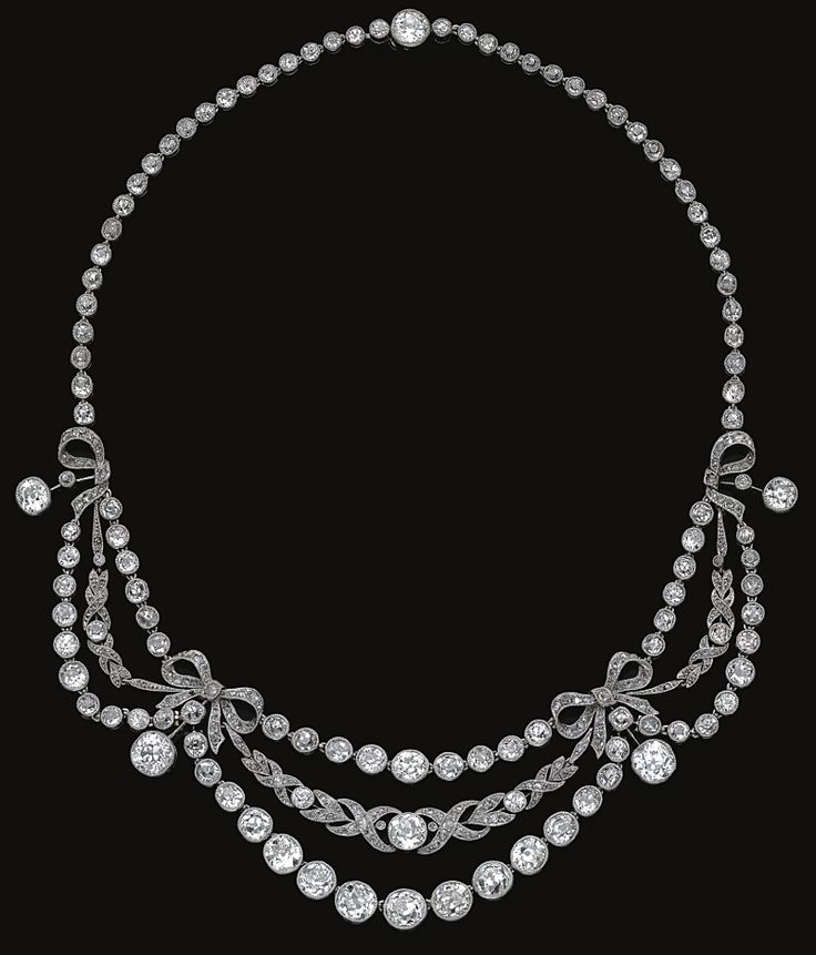 钻石项链，大约1910在花环风格