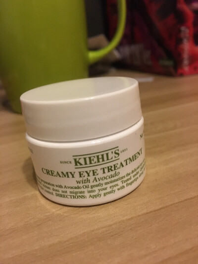 KIEHL'S的明星产品~牛油果眼霜，用了一段时间，感觉其实就是补水，就真的没其他功效了，不知道为什么网上评价这么好