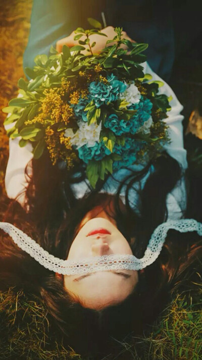 梦见你在新年的时候打电话给我 我笑了 因为梦是反的