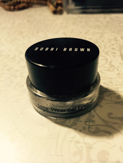 配上bobbi brown的眼线刷 简直不能再好用｡◕‿◕｡