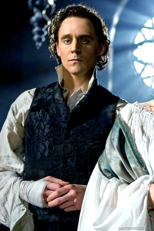 抖森猩红山峰真小公举站姿