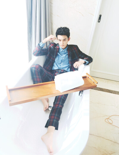 #交出吴磊#最喜欢这张啦，帅帅哒！！