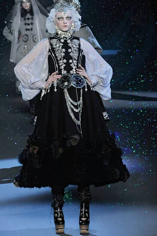 John Galliano 2009。喜欢的风格