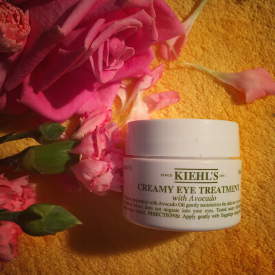 #爱用品# KIEHL'S 牛油果眼霜。无功无过，有人说容易长脂肪粒，我用还好。乳质感，在手里揉一下就会水化。