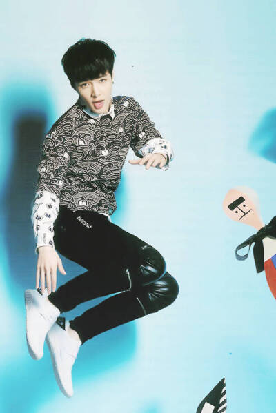 exo lay 张艺兴；